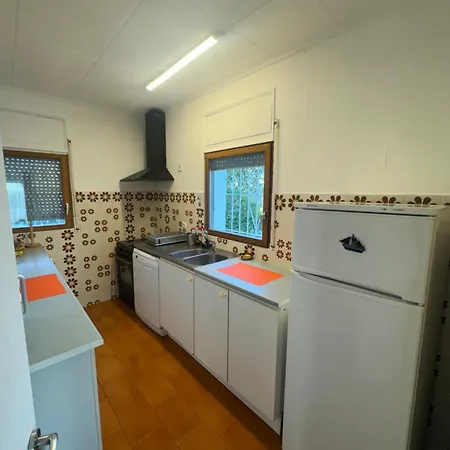 Exclusiva Casa Con Vistas Despejadas Al Mar Y Piscina Privada *
